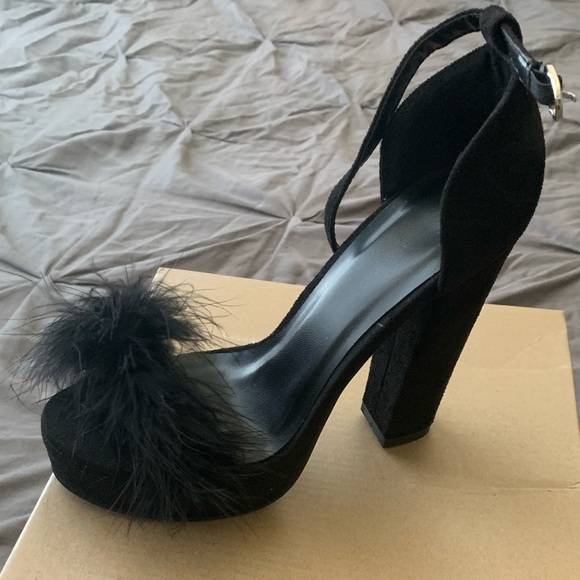 Black feather heels - Picture 3 of 3